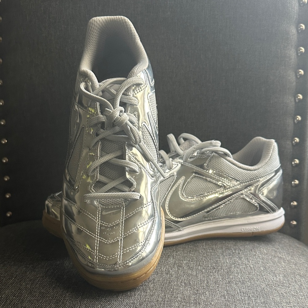 Nike Metallic Silver Gato LV8